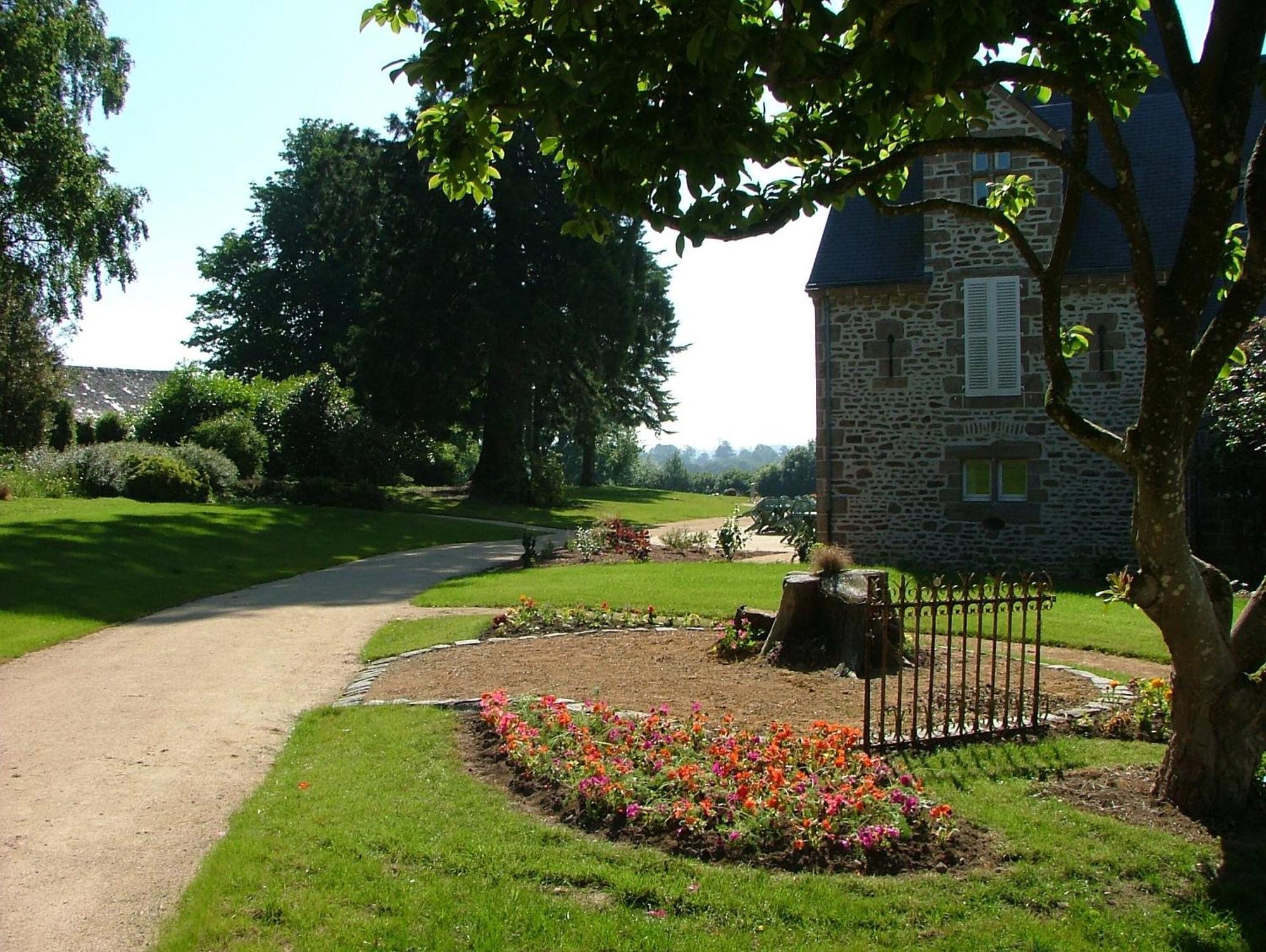 Chateau Du Bourg Saint-Denis-de-Gastines Екстер'єр фото