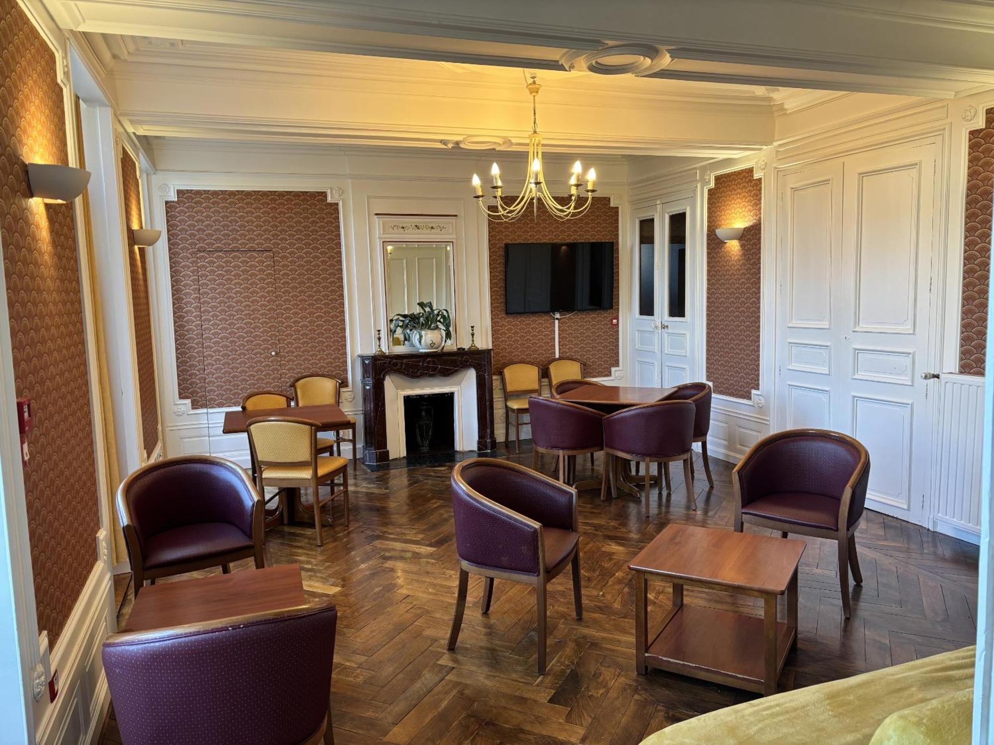 Chateau Du Bourg Saint-Denis-de-Gastines Екстер'єр фото
